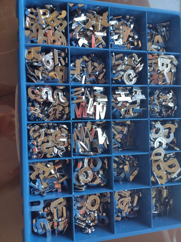  Car Letters (3D) 2cm (Chrome)