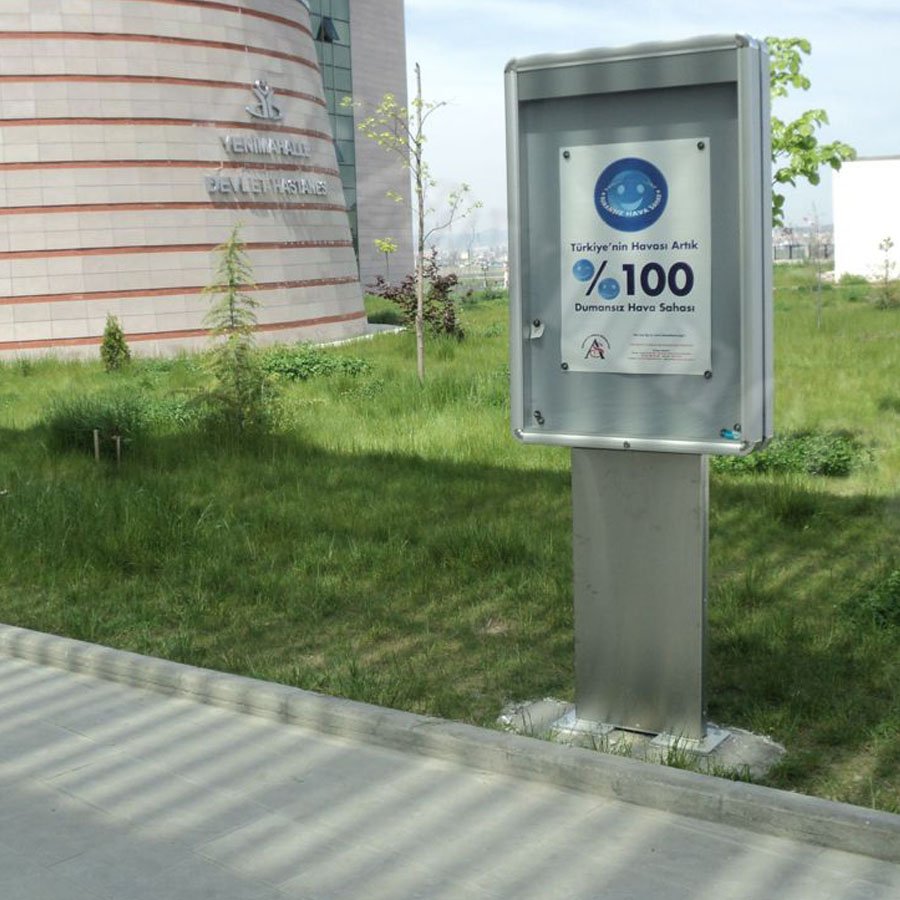 İlan Panosu - Gövdeden Ayaklı - 15 A4 - (106x106cm) - Plus Seri